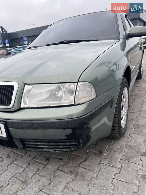 Лифтбек Skoda Octavia 2002 в Золочеве