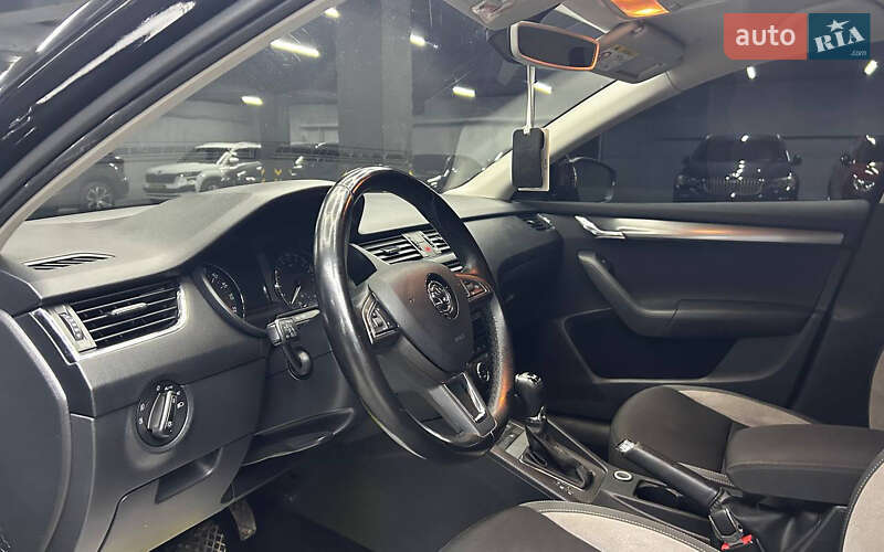 Універсал Skoda Octavia 2016 в Чернівцях