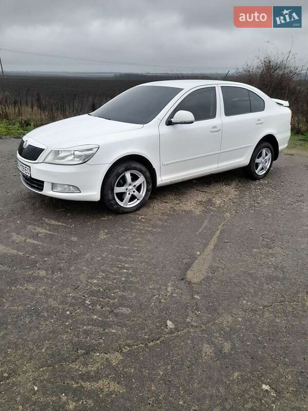 Лифтбек Skoda Octavia 2011 в Кропивницком