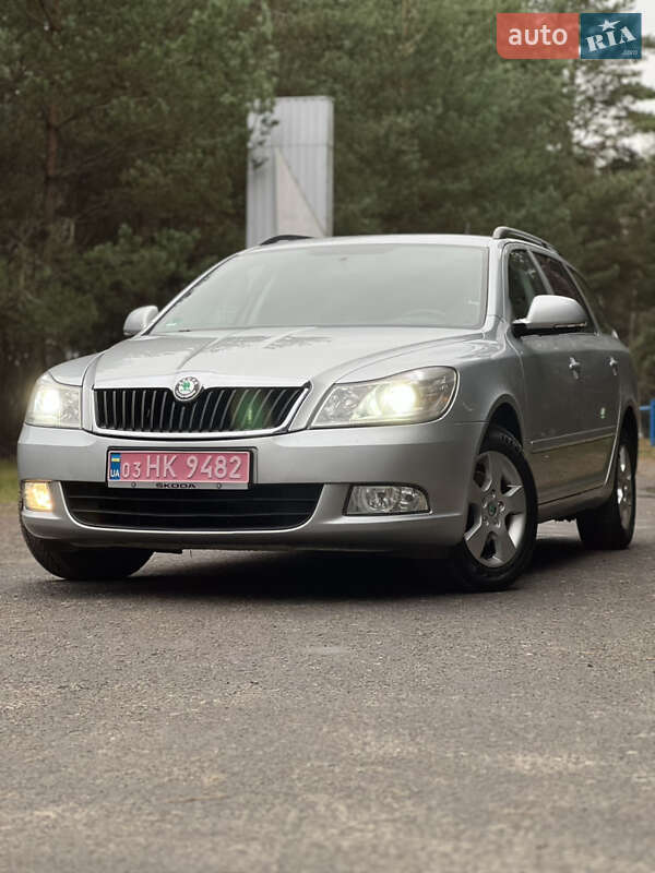 Універсал Skoda Octavia 2010 в Демидівці
