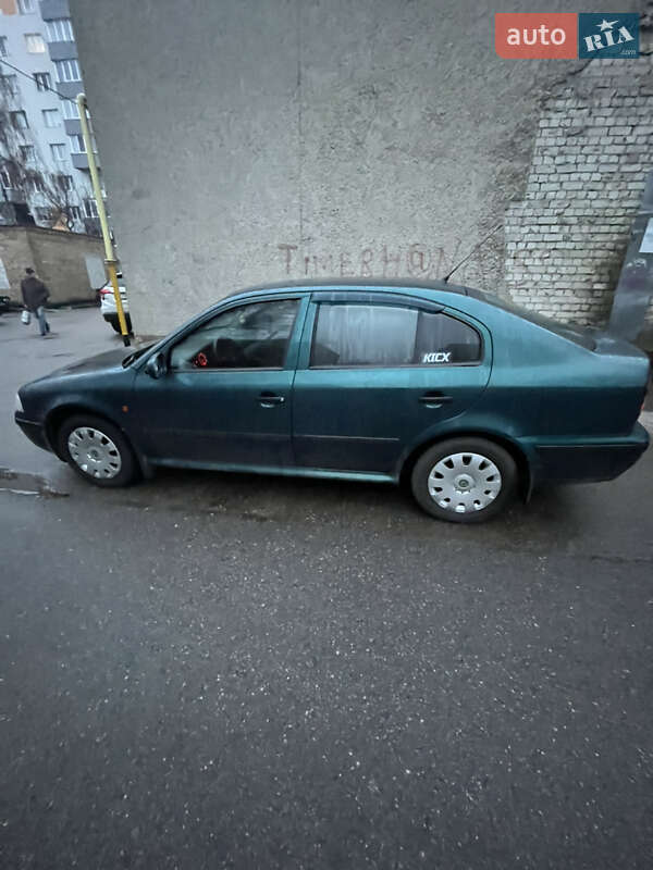 Ліфтбек Skoda Octavia 1998 в Черкасах