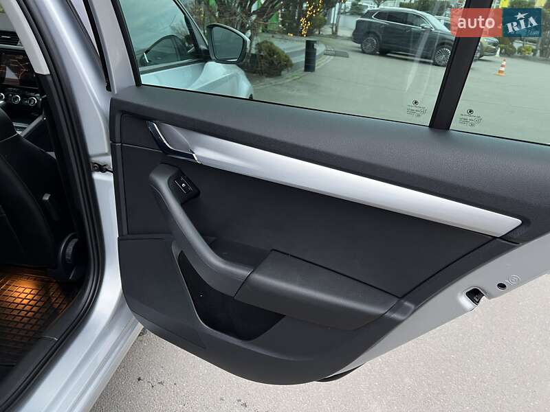 Универсал Skoda Octavia 2017 в Ровно