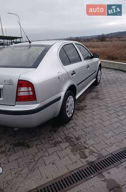 Лифтбек Skoda Octavia 2004 в Обухове