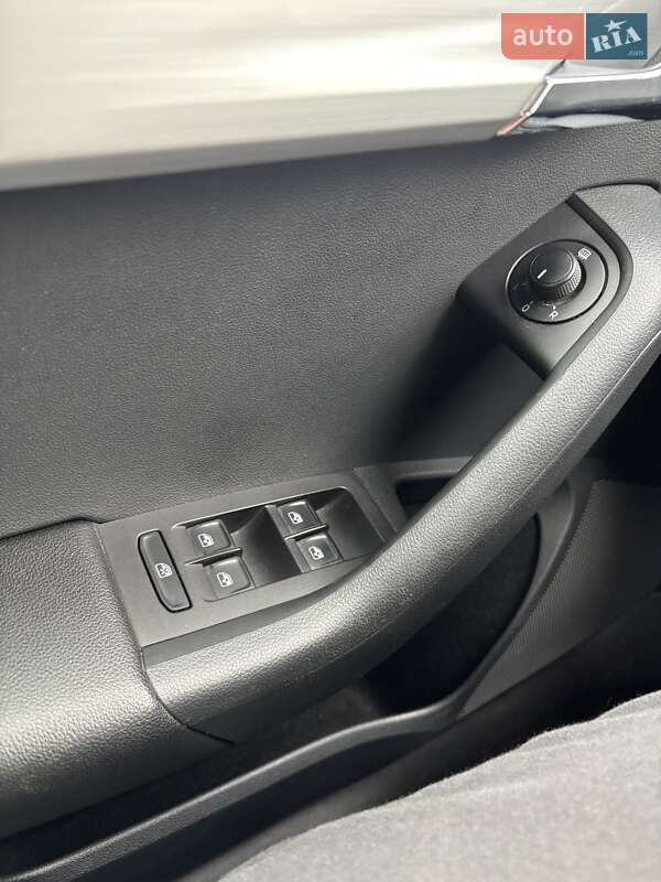 Лифтбек Skoda Octavia 2019 в Киеве фото 10 Лифтбек Skoda Octavia 2019 в Киеве