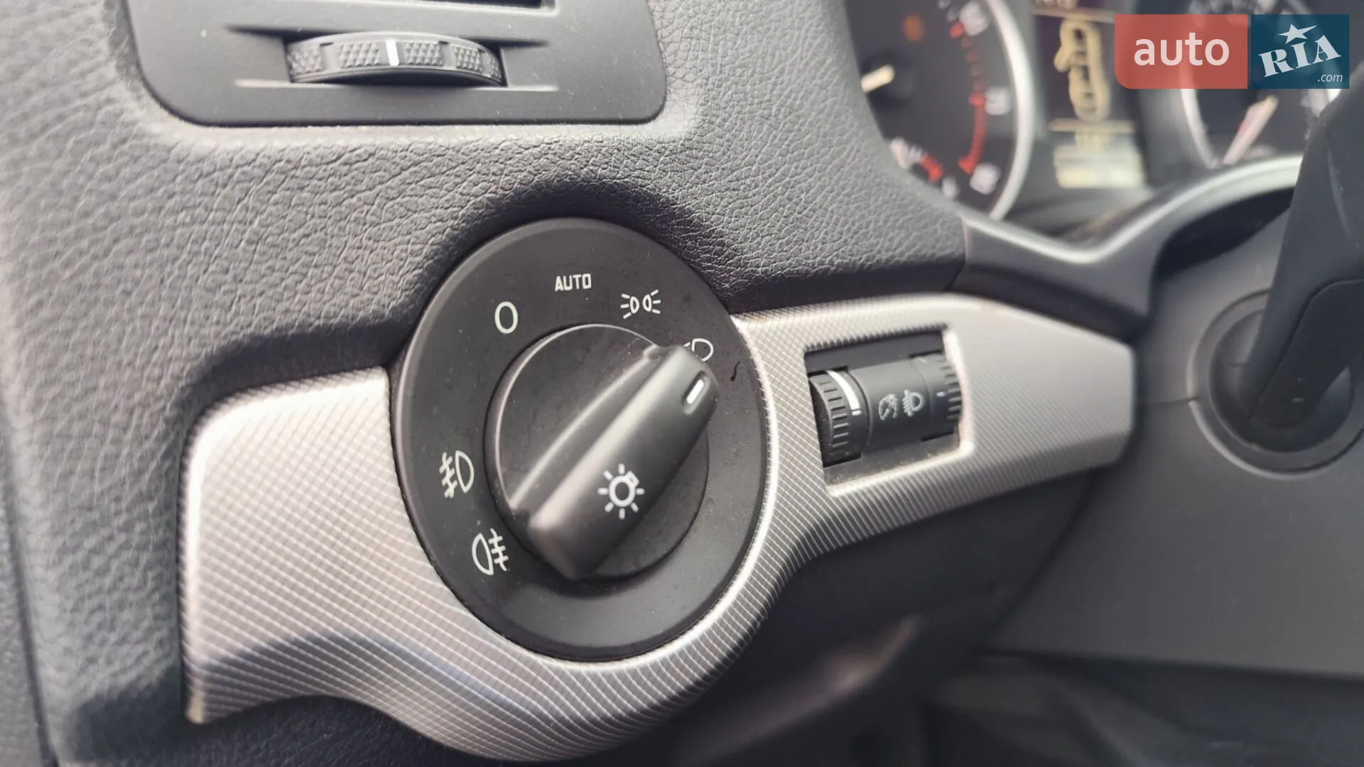 2010 Skoda Octavia - мініатюра 26