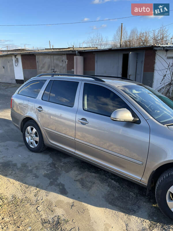Универсал Skoda Octavia 2009 в Звягеле фото 8 Универсал Skoda Octavia 2009 в Звягеле