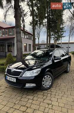 Универсал Skoda Octavia 2010 в Городке