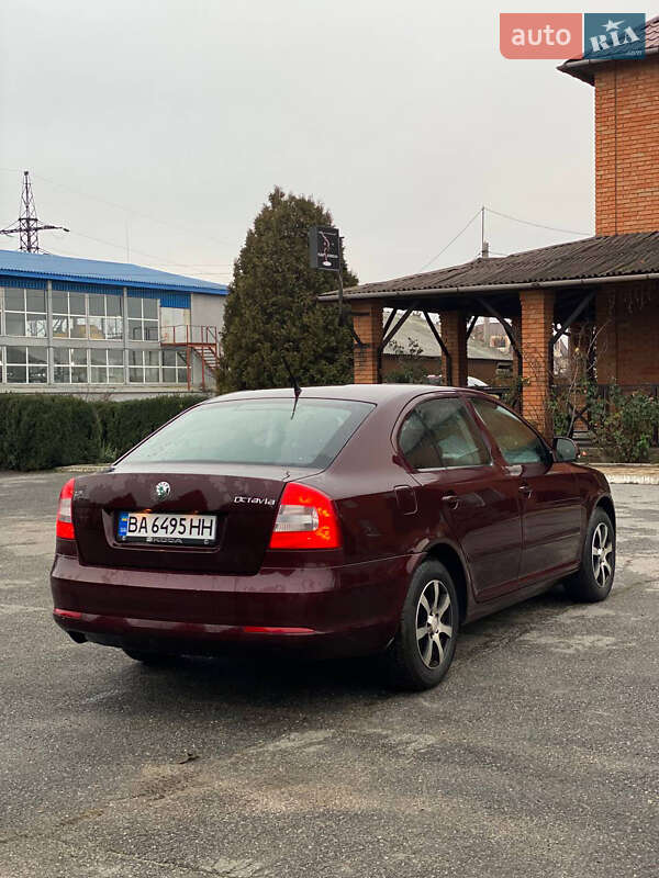 Лифтбек Skoda Octavia 2011 в Кропивницком