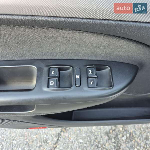 Універсал Skoda Octavia 2009 в Чернівцях