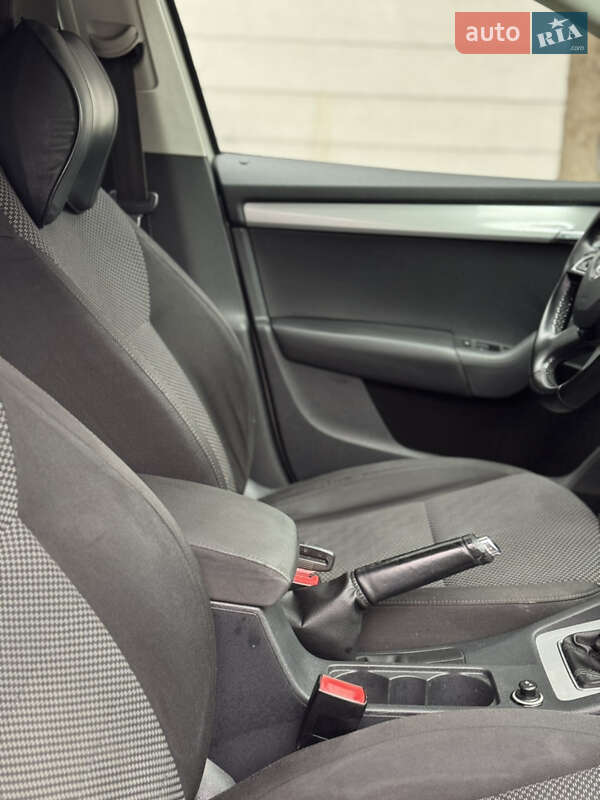 Універсал Skoda Octavia 2013 в Києві фото 34 Універсал Skoda Octavia 2013 в Києві