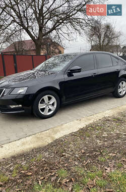 Лифтбек Skoda Octavia 2017 в Черновцах