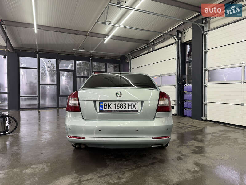 Лифтбек Skoda Octavia 2009 в Ровно