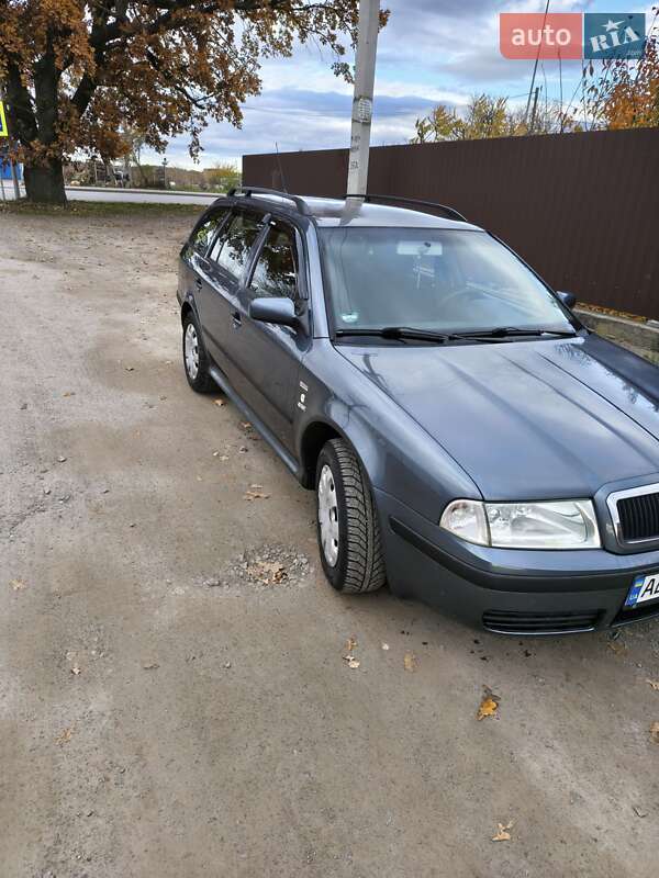 Универсал Skoda Octavia 2003 в Виннице