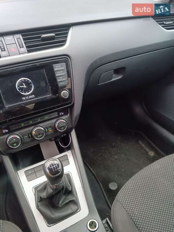 Лифтбек Skoda Octavia 2014 в Киеве фото 5 Лифтбек Skoda Octavia 2014 в Киеве
