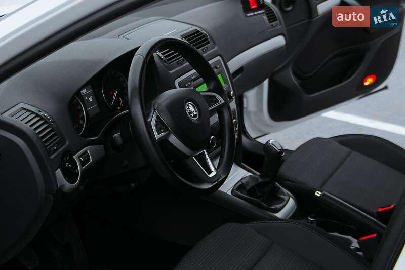 Ліфтбек Skoda Octavia 2012 в Дніпрі