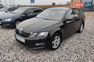 Универсал Skoda Octavia 2019 в Ровно