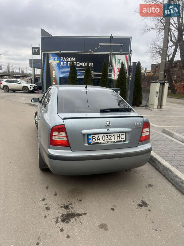 Ліфтбек Skoda Octavia 2003 в Кропивницькому
