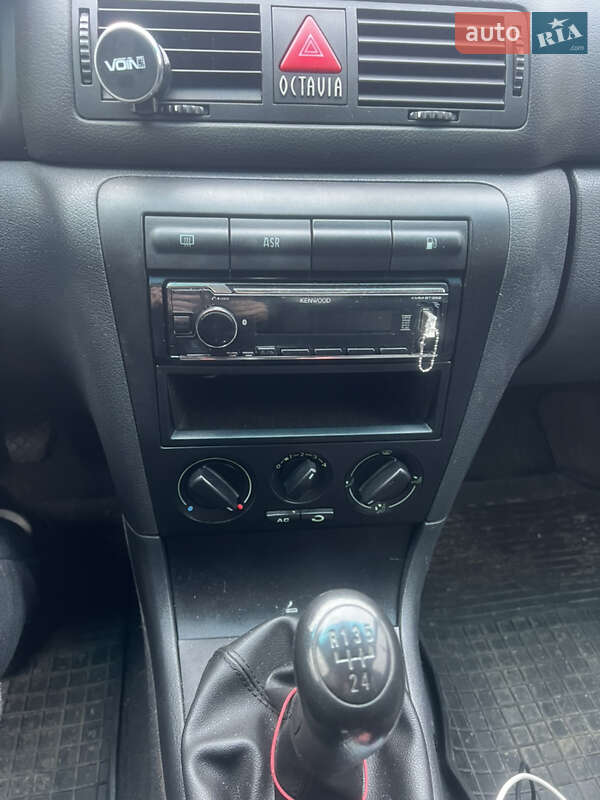 Ліфтбек Skoda Octavia 2003 в Кропивницькому