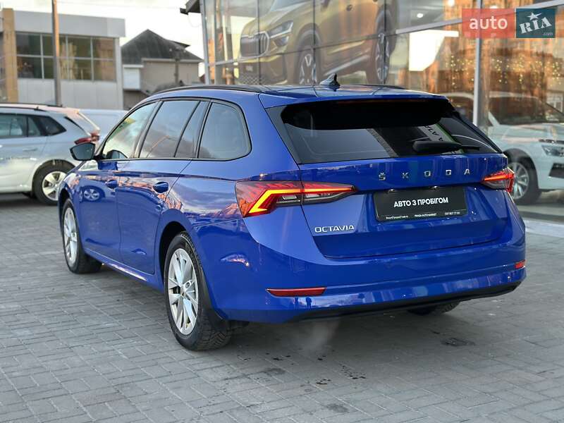 Универсал Skoda Octavia 2021 в Киеве