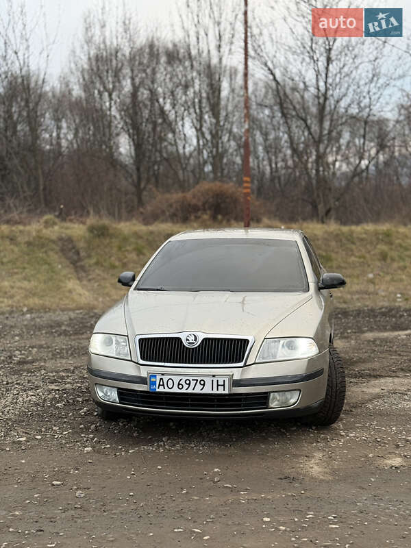 Лифтбек Skoda Octavia 2004 в Дубовом фото 4 Лифтбек Skoda Octavia 2004 в Дубовом