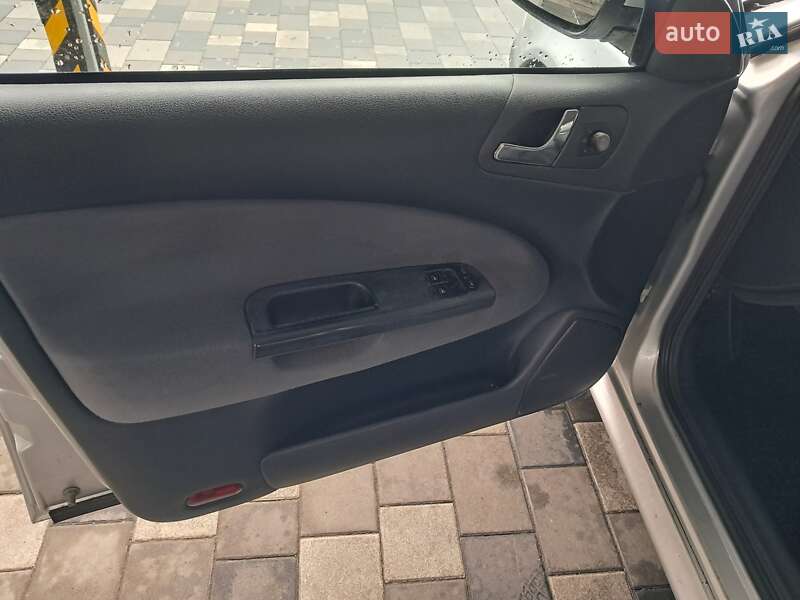 Лифтбек Skoda Octavia 2010 в Полтаве фото 25 Лифтбек Skoda Octavia 2010 в Полтаве