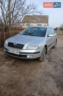Лифтбек Skoda Octavia 2005 в Вараше