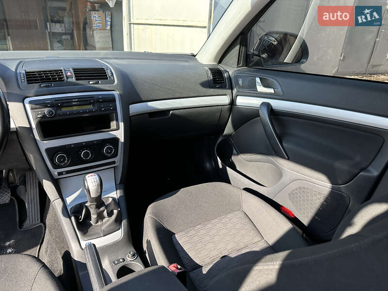 Универсал Skoda Octavia 2009 в Полтаве