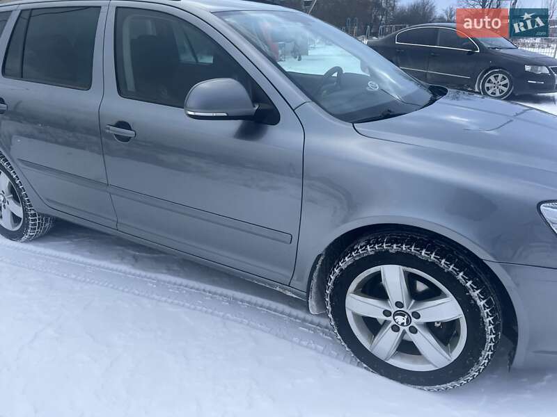 Універсал Skoda Octavia 2011 в Шепетівці