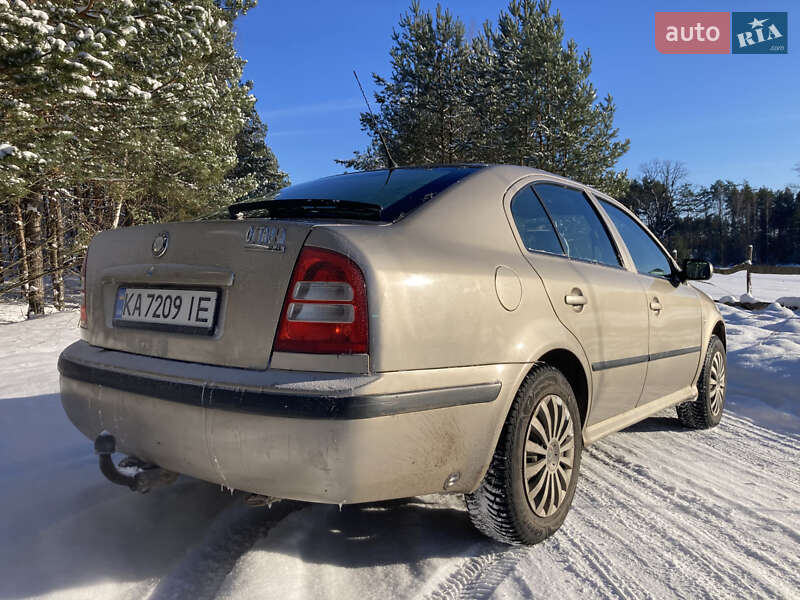 Ліфтбек Skoda Octavia 2004 в Лугинах