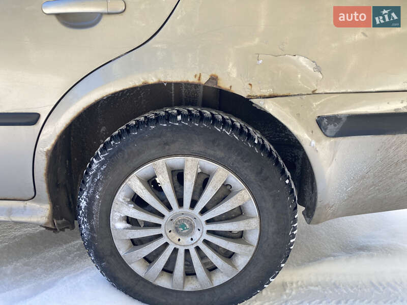 Ліфтбек Skoda Octavia 2004 в Лугинах