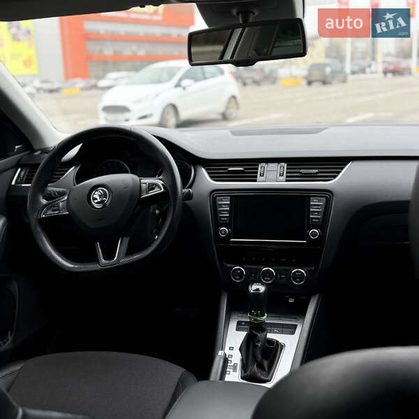 Універсал Skoda Octavia 2016 в Чернівцях