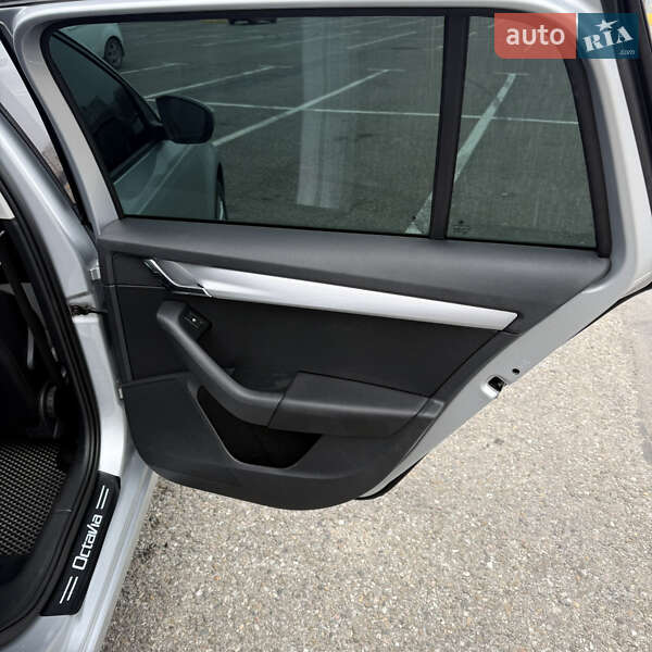 Універсал Skoda Octavia 2016 в Чернівцях