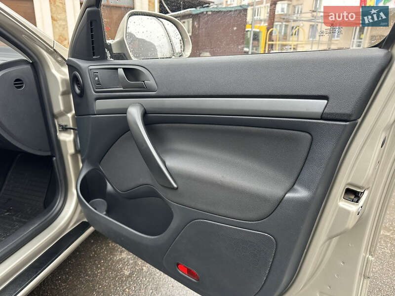 Лифтбек Skoda Octavia 2009 в Виннице