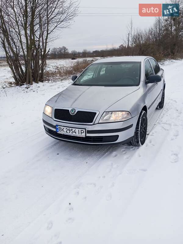 Ліфтбек Skoda Octavia 2011 в Млиніві