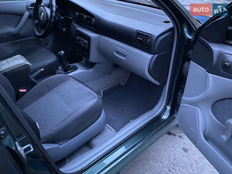 Лифтбек Skoda Octavia 2002 в Херсоне