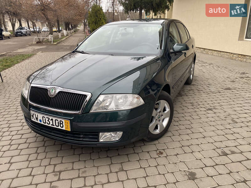 Лифтбек Skoda Octavia 2008 в Ямполе