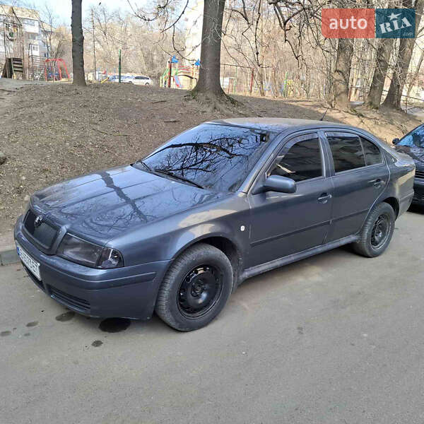 Універсал Skoda Octavia 2003 в Чернівцях