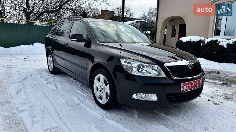 Универсал Skoda Octavia 2013 в Хороле