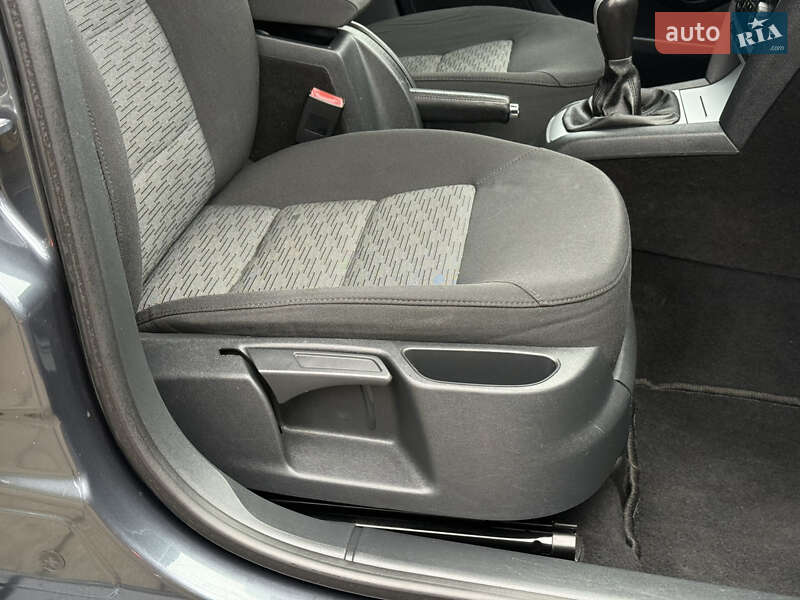 Універсал Skoda Octavia 2011 в Сарнах