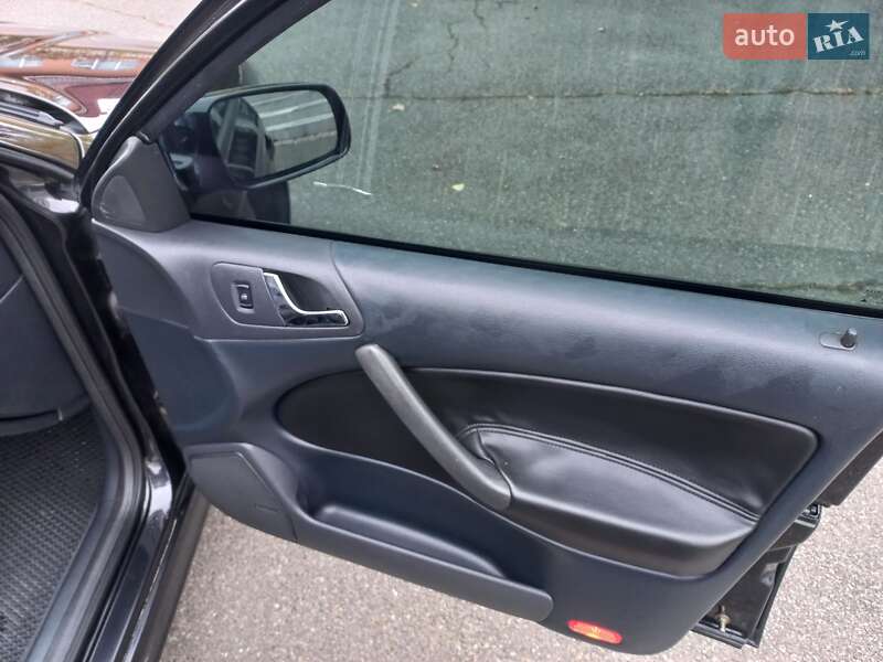 Лифтбек Skoda Octavia 2003 в Киеве