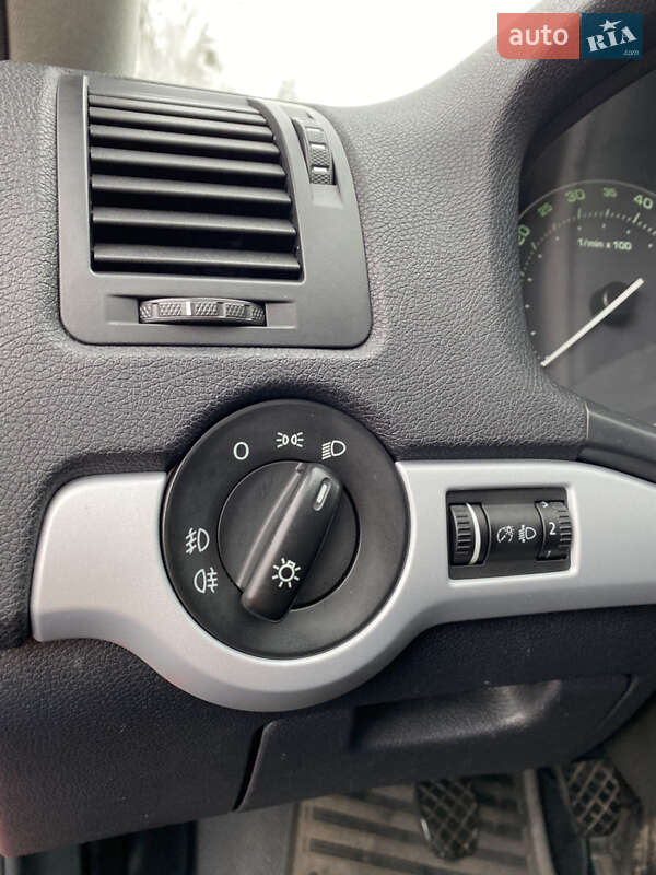 Лифтбек Skoda Octavia 2008 в Ровно