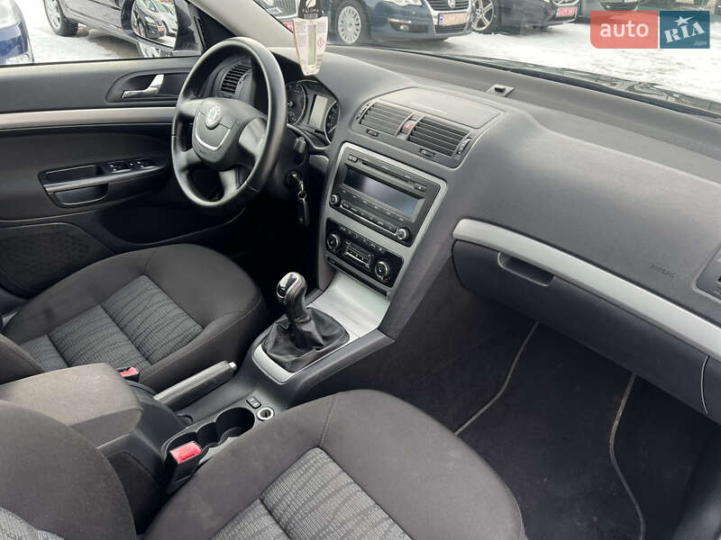 Универсал Skoda Octavia 2011 в Староконстантинове