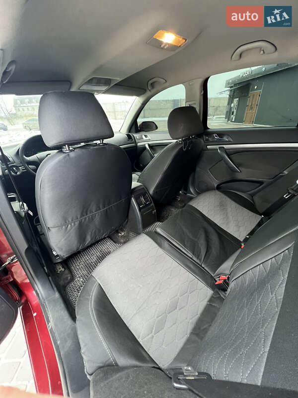 Лифтбек Skoda Octavia 2006 в Теофиполе