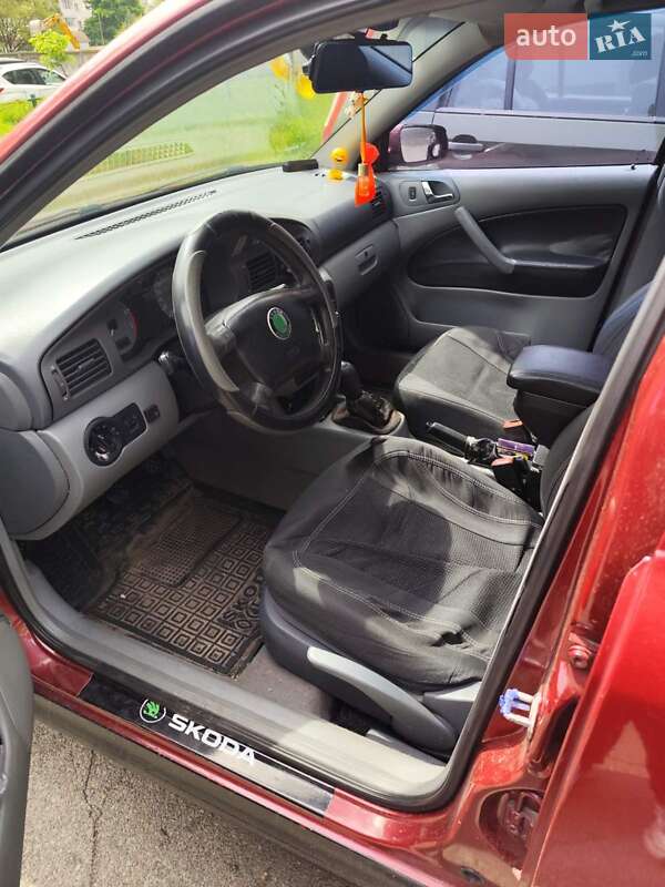 Лифтбек Skoda Octavia 1998 в Киеве