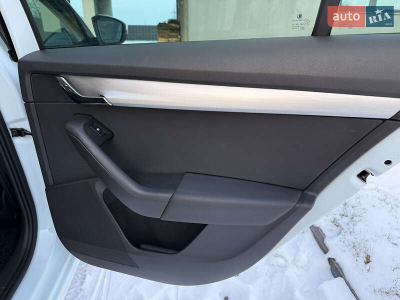 Универсал Skoda Octavia 2018 в Луцке фото 19 Универсал Skoda Octavia 2018 в Луцке