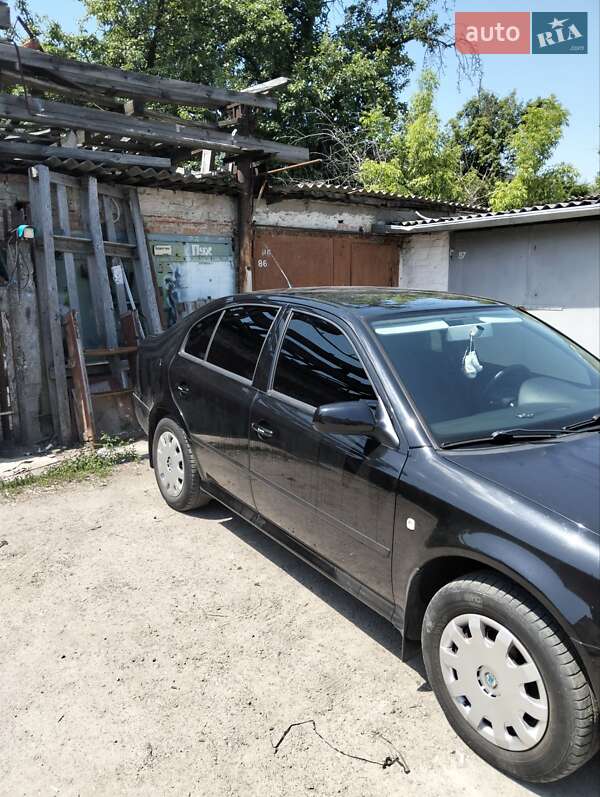 Лифтбек Skoda Octavia 2003 в Умани