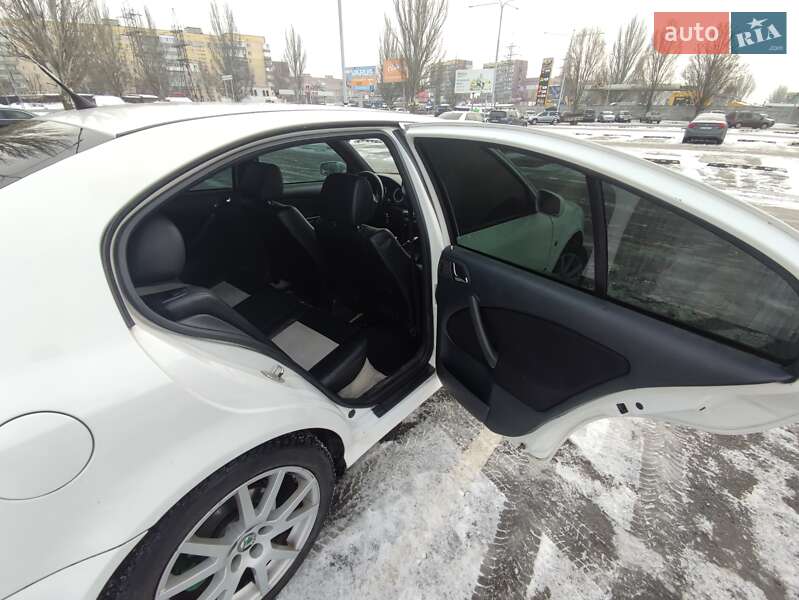 Лифтбек Skoda Octavia 2002 в Днепре