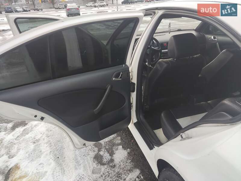 Лифтбек Skoda Octavia 2002 в Днепре