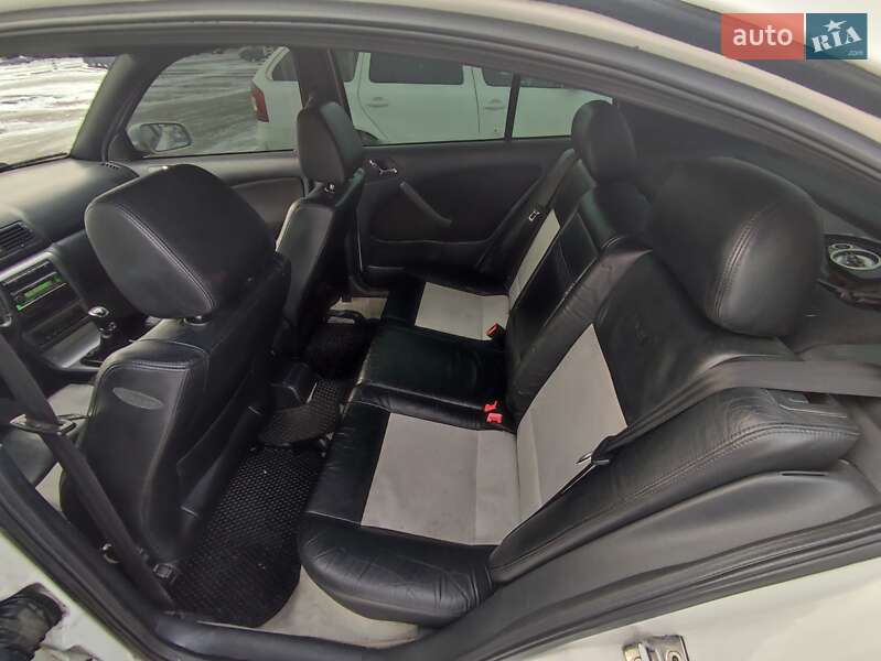 Лифтбек Skoda Octavia 2002 в Днепре