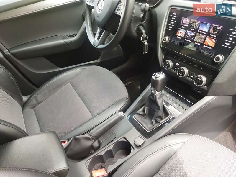 Универсал Skoda Octavia 2019 в Звягеле фото 36 Универсал Skoda Octavia 2019 в Звягеле
